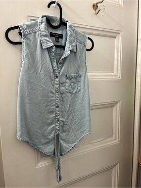 Forever New Light Blue Denim Sleeveless Button-Down Tie Front Top